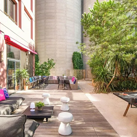 Hotel Moxy 3*