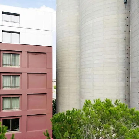 Moxy Hotel